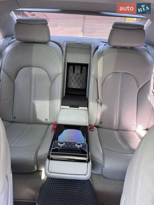 Седан Audi A8 2017 в Днепре