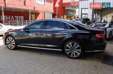 Седан Audi A8 2018 в 