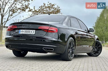 Седан Audi A8 2015 в 