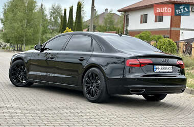 Седан Audi A8 2015 в 