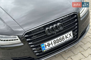 Седан Audi A8 2015 в 