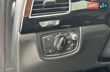 Седан Audi A8 2015 в 