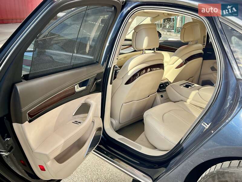 Седан Audi A8 2010 в Киеве