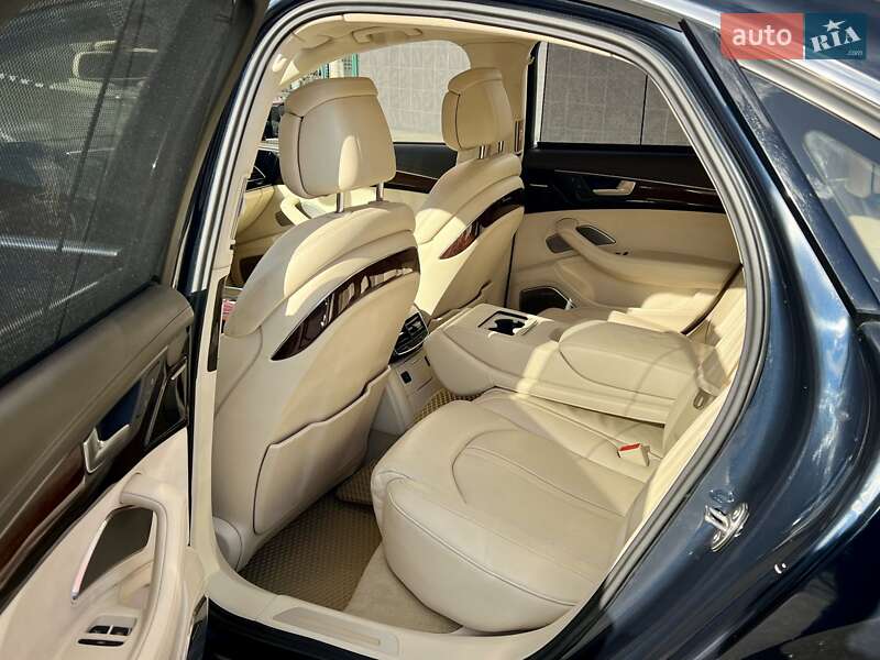 Седан Audi A8 2010 в Киеве