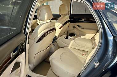Седан Audi A8 2010 в 