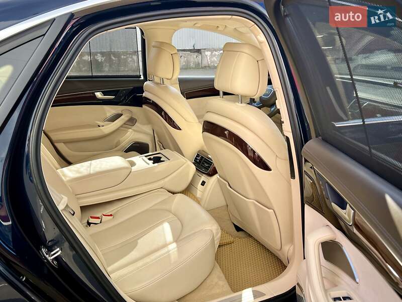 Седан Audi A8 2010 в Киеве