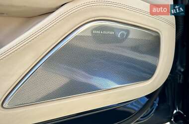 Седан Audi A8 2010 в 