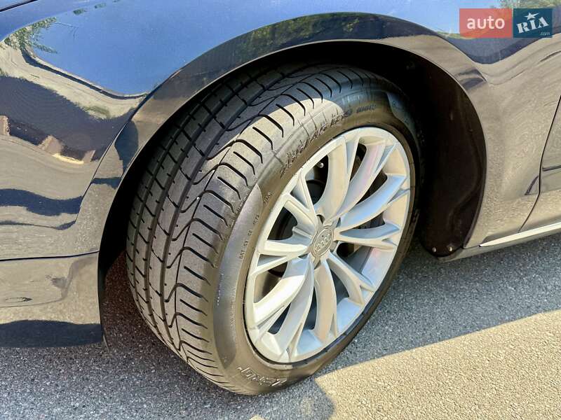 Седан Audi A8 2010 в Киеве