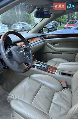 Седан Audi A8 2004 в Днепре