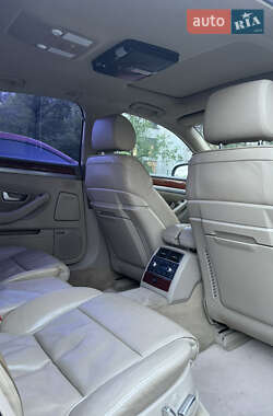 Седан Audi A8 2004 в 