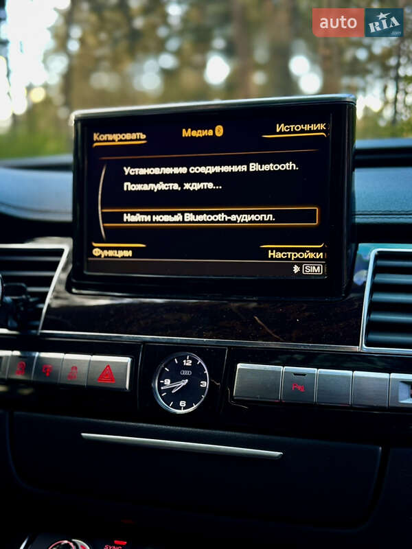 Седан Audi A8 2012 в Новояворовске