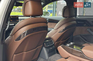 Седан Audi A8 2016 в 