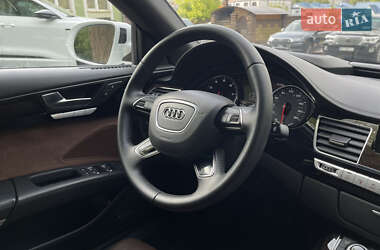 Седан Audi A8 2016 в 