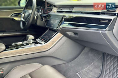 Седан Audi A8 2017 в 