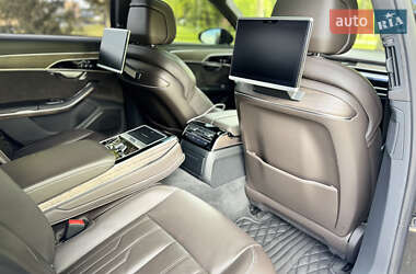 Седан Audi A8 2017 в 
