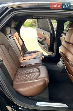 Седан Audi A8 2013 в 