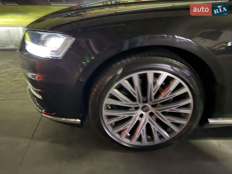 Седан Audi A8 2021 в Киеве