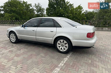 Седан Audi A8 1999 в 