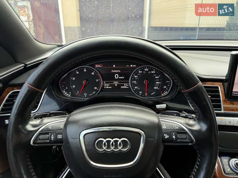 Седан Audi A8 2013 в Николаеве