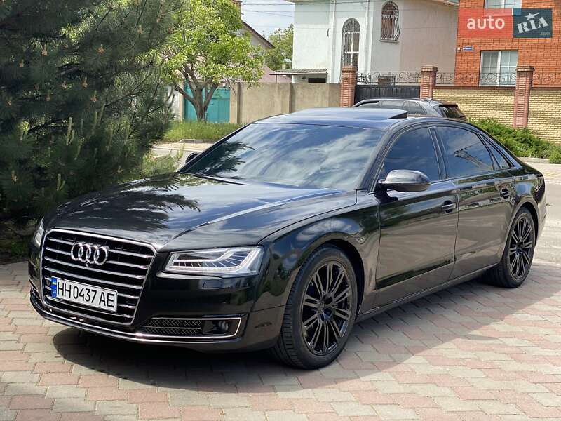 Седан Audi A8 2013 в 