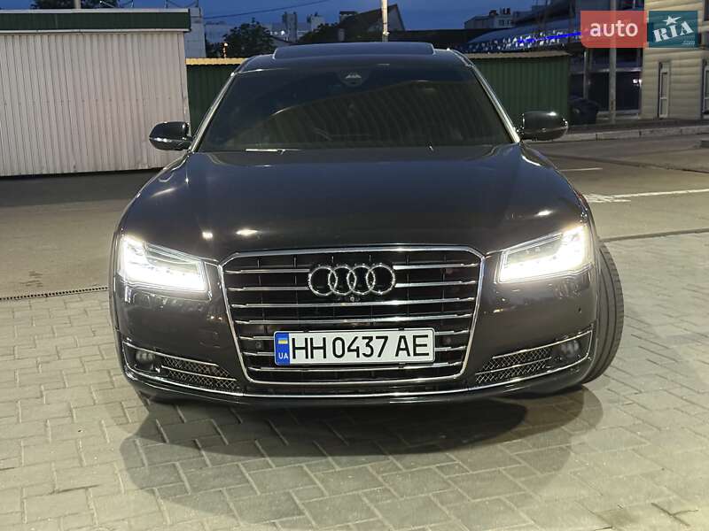 Седан Audi A8 2013 в Николаеве