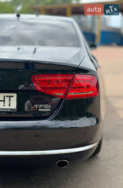 Седан Audi A8 2013 в 