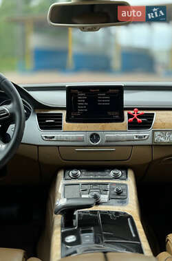 Седан Audi A8 2013 в 