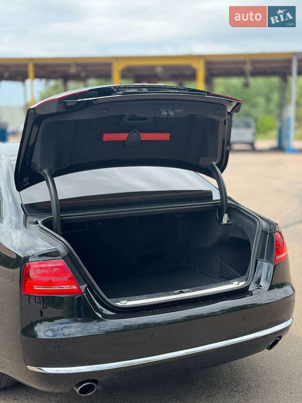 Седан Audi A8 2013 в Киеве