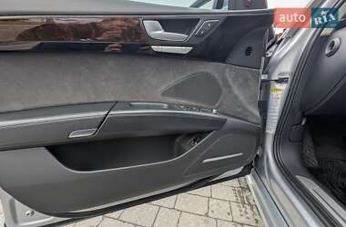 Седан Audi A8 2017 в 