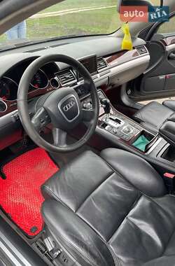 Седан Audi A8 2004 в 