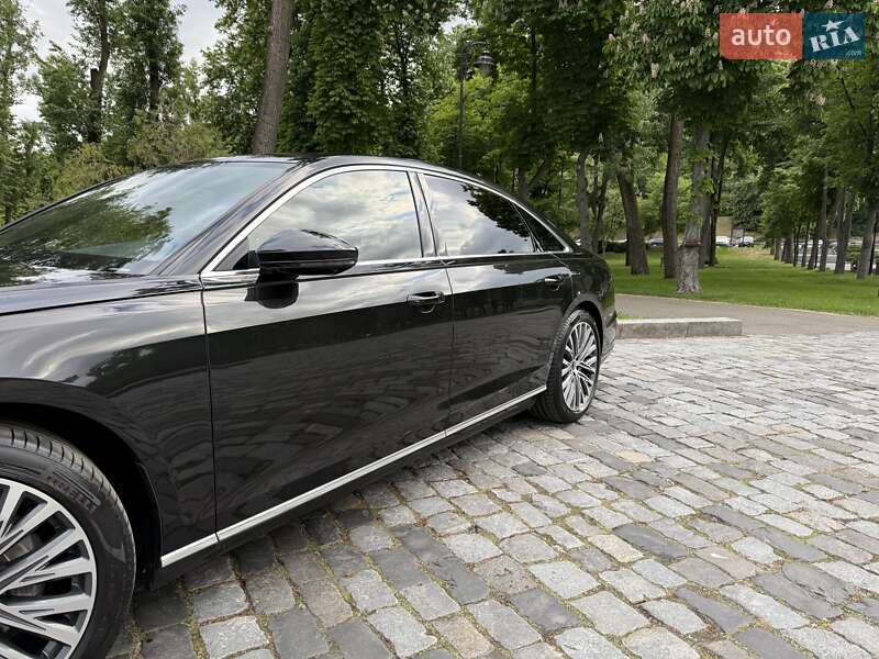 Седан Audi A8 2021 в Киеве