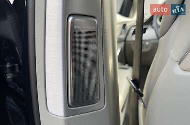 Седан Audi A8 2013 в 