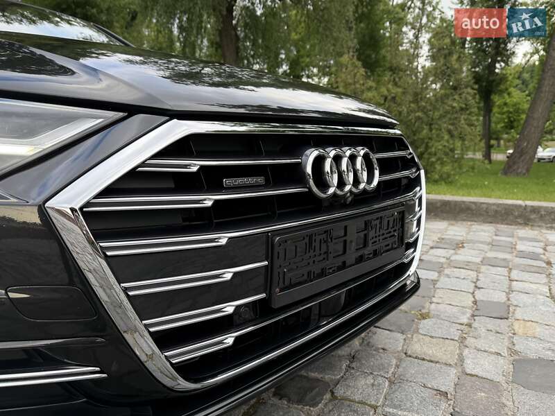 Седан Audi A8 2021 в Киеве