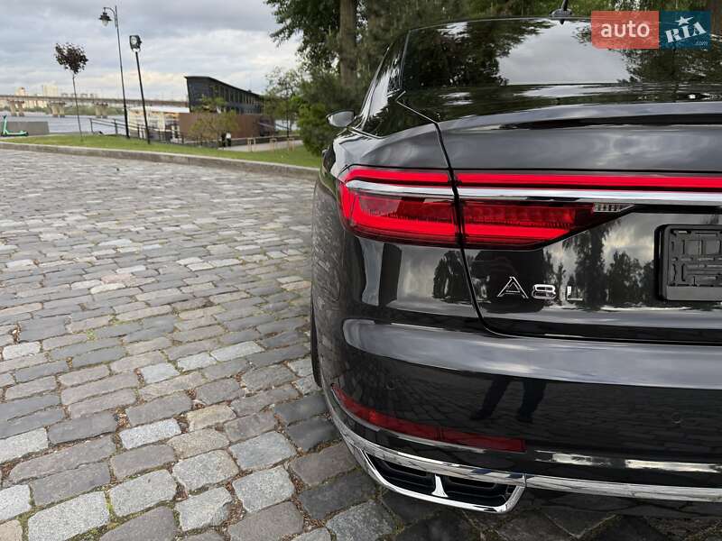 Седан Audi A8 2021 в Киеве