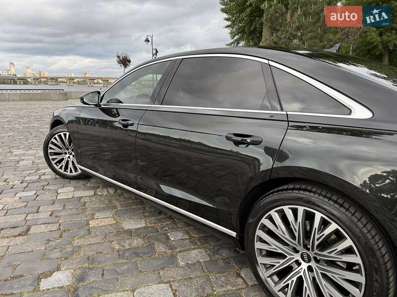 Седан Audi A8 2021 в Киеве