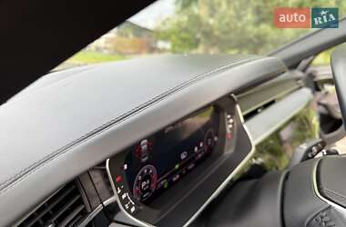 Седан Audi A8 2021 в 