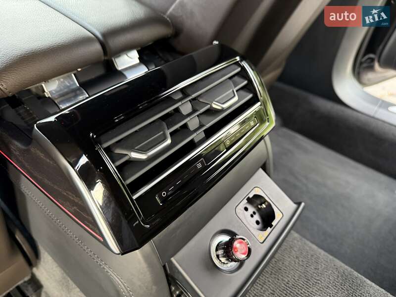 Седан Audi A8 2021 в Киеве