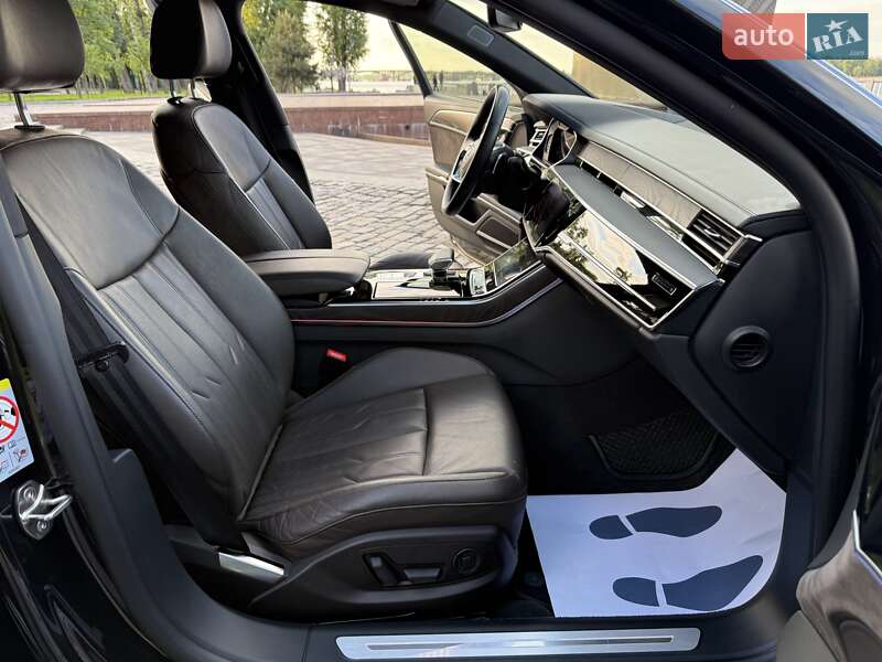 Седан Audi A8 2021 в Киеве