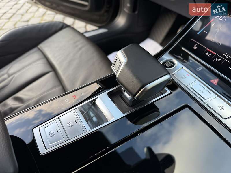 Седан Audi A8 2021 в Киеве