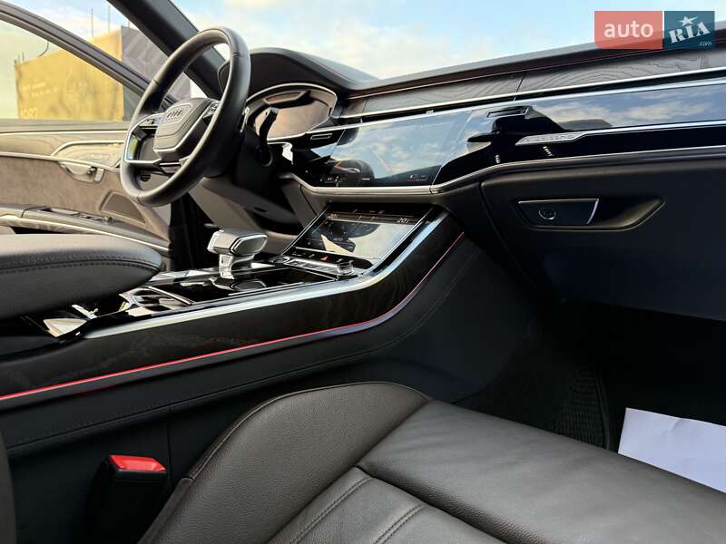 Седан Audi A8 2021 в Киеве