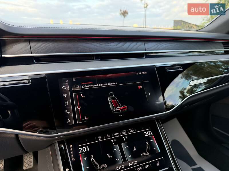 Седан Audi A8 2021 в Киеве