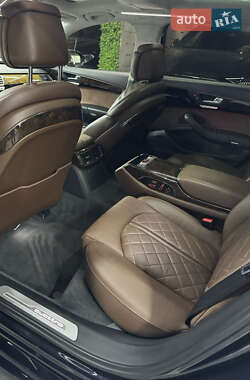 Седан Audi A8 2016 в 