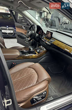 Седан Audi A8 2016 в 