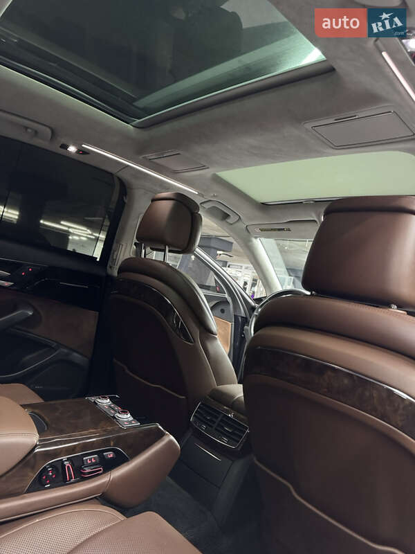 Седан Audi A8 2016 в Одессе