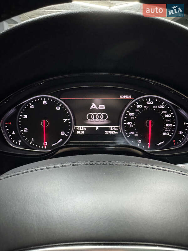 Седан Audi A8 2016 в Одессе