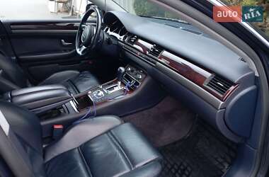 Седан Audi A8 2004 в 