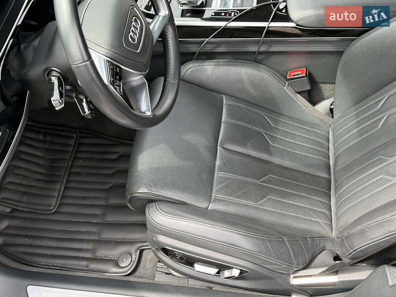 Седан Audi A8 2019 в Дніпрі