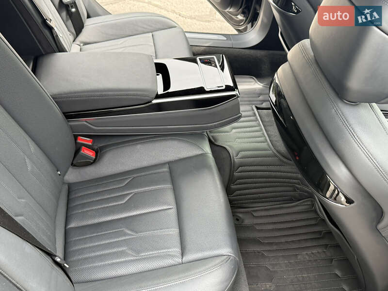 Седан Audi A8 2019 в Дніпрі