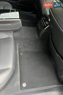 Седан Audi A8 2019 в 