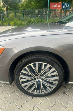 Седан Audi A8 2019 в 